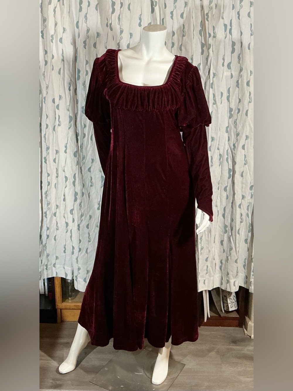 The Pyramid Collection Red Velvet Dress-L
